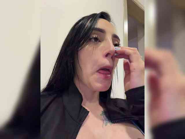 AprilRosse webcam