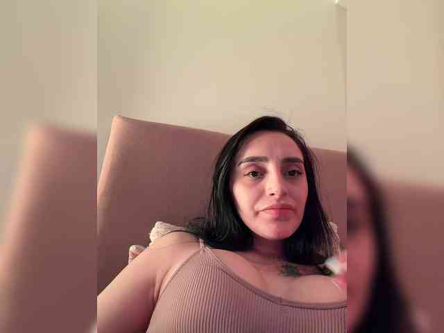 AprilRosse webcam