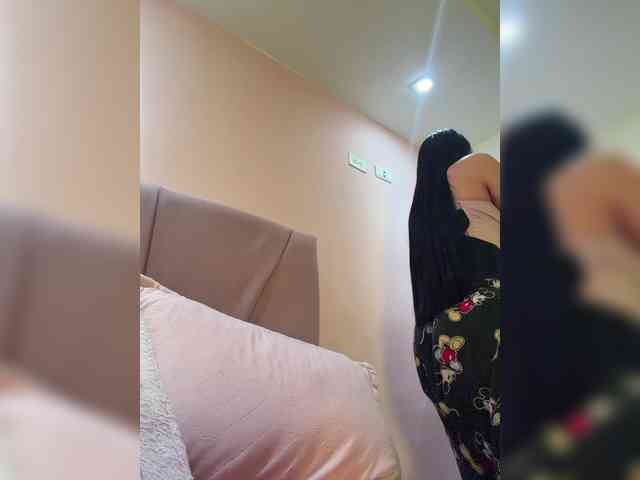 Model: AprilRosse