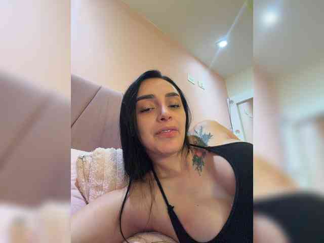 AprilRosse webcam
