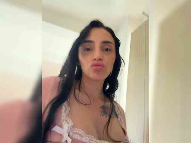 Modelo: AprilRosse