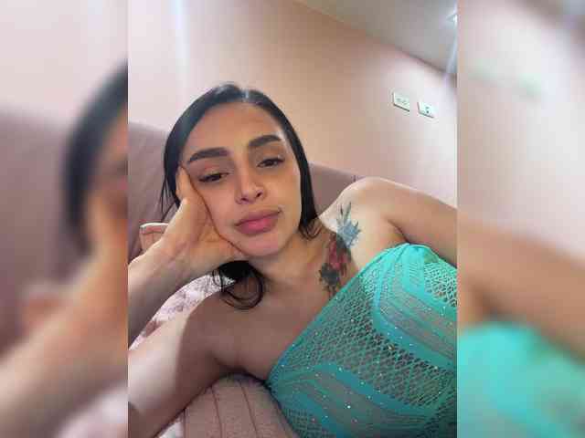 AprilRosse webcam