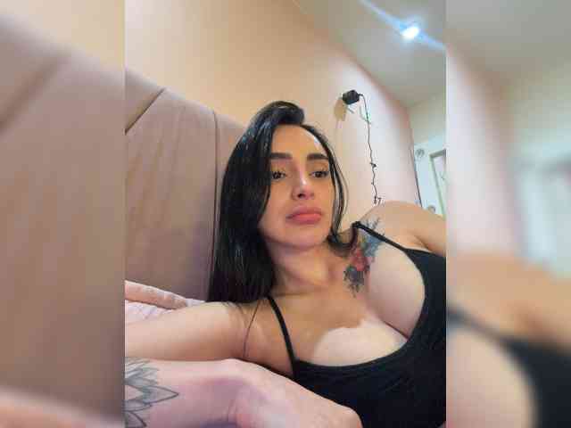 Model: AprilRosse