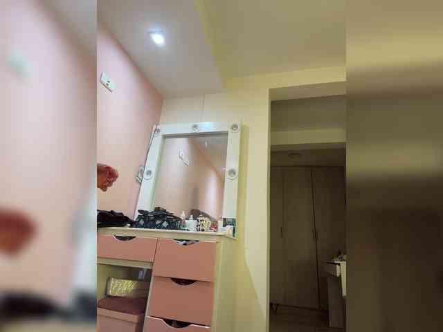 AprilRosse webcam