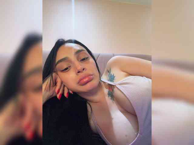 AprilRosse webcam