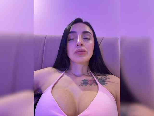 Modelo: AprilRosse