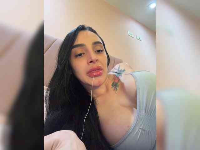 AprilRosse webcam