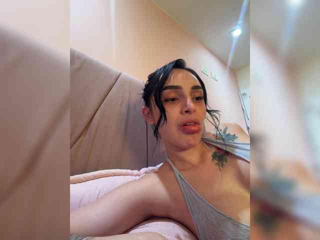 AprilRosse webcam