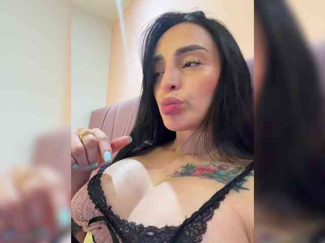 AprilRosse webcam