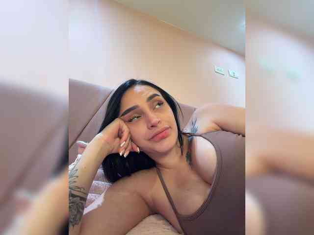 AprilRosse webcam