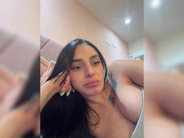 AprilRosse webcam