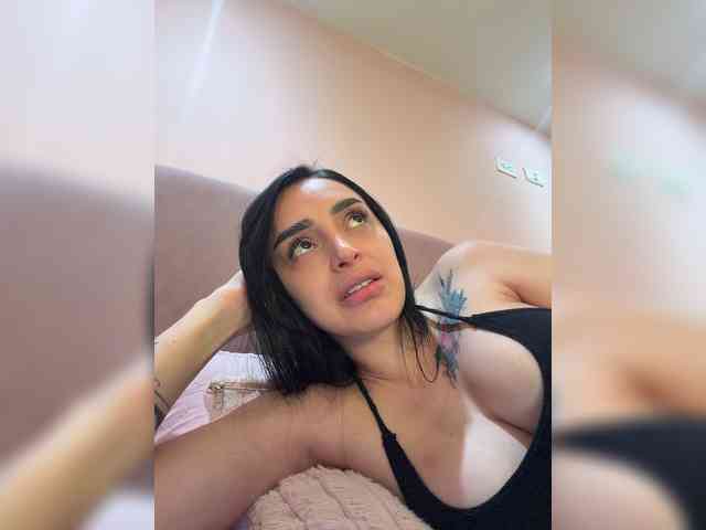 AprilRosse webcam