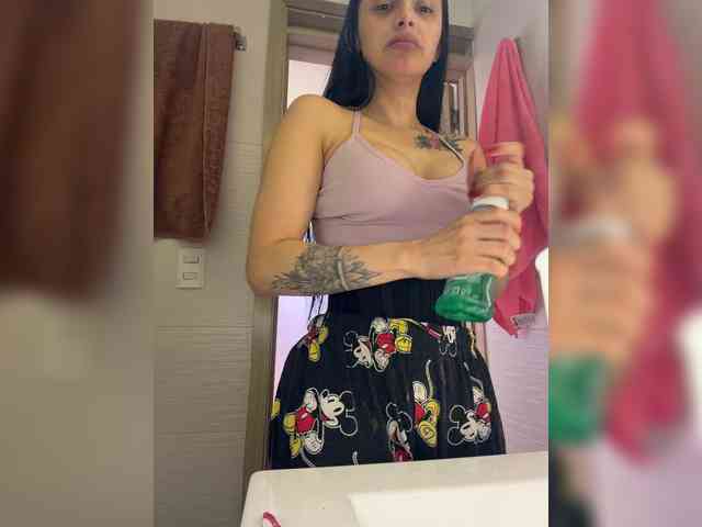 AprilRosse webcam