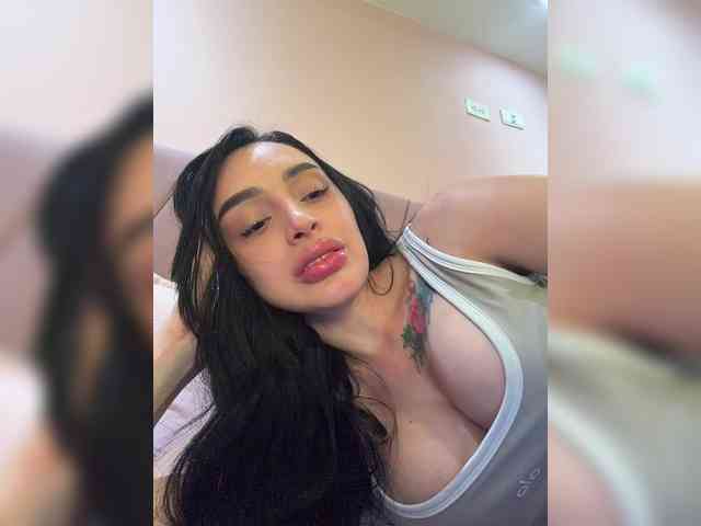 AprilRosse webcam