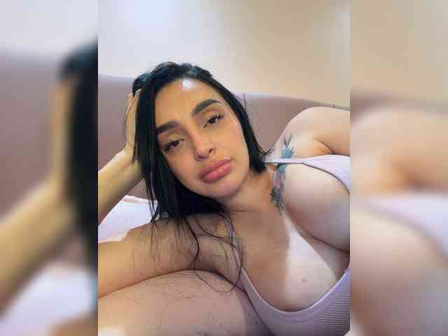 AprilRosse webcam