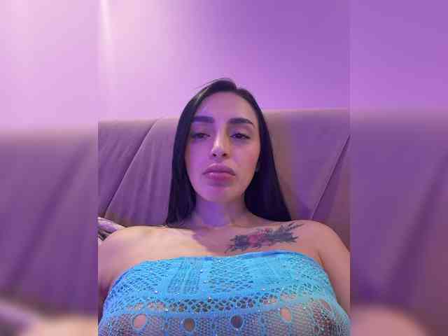 Model: AprilRosse
