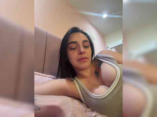 AprilRosse webcam