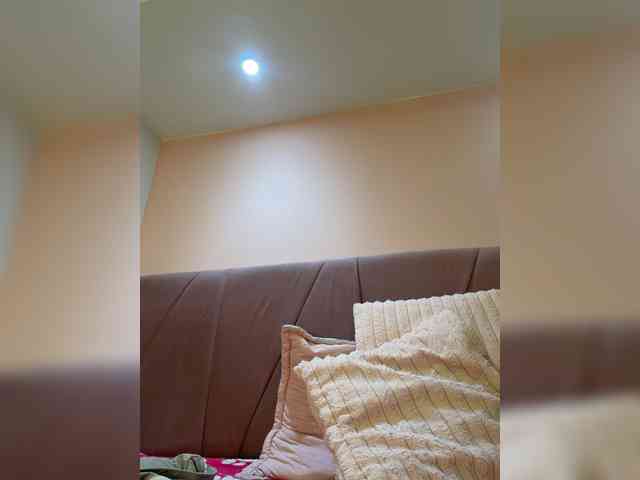 AprilRosse webcam