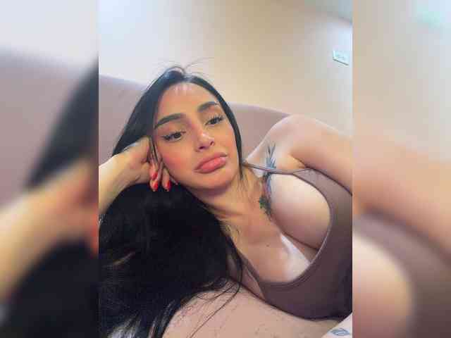 AprilRosse webcam