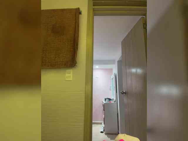 AprilRosse webcam