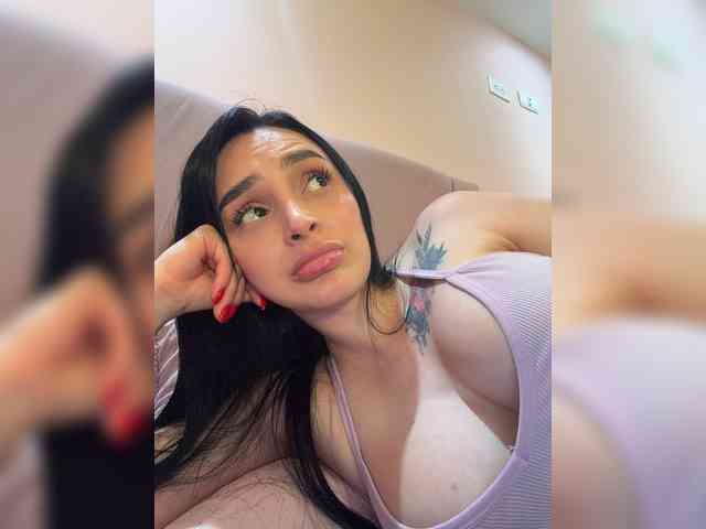 AprilRosse webcam