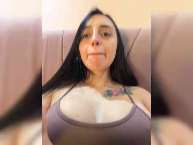 AprilRosse webcam