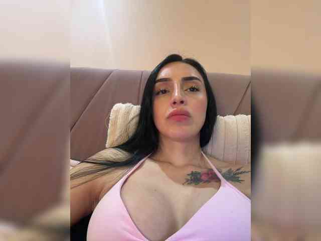 Model: AprilRosse