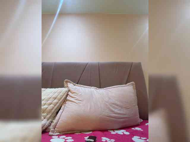 AprilRosse webcam