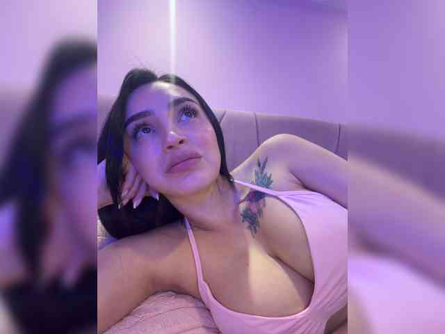 Model: AprilRosse