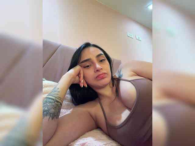 Model: AprilRosse