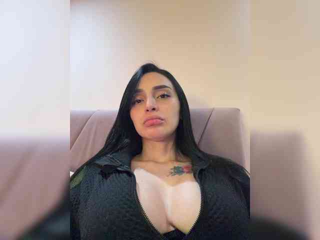 Modelo: AprilRosse