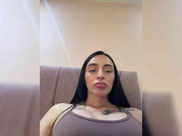 Modelo: AprilRosse