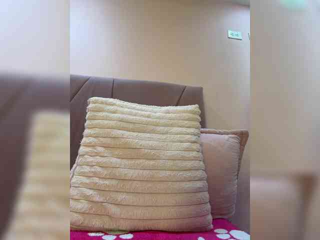AprilRosse webcam