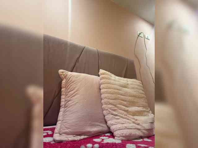 AprilRosse webcam