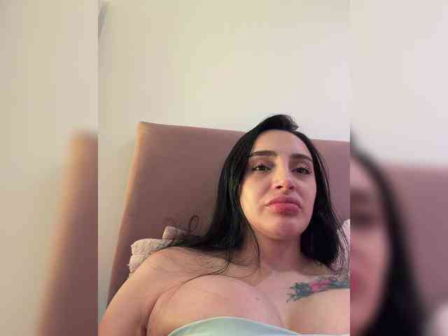 AprilRosse webcam