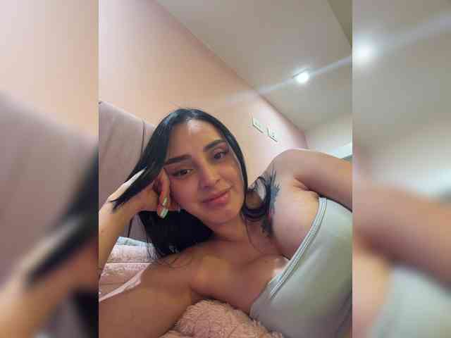 AprilRosse webcam