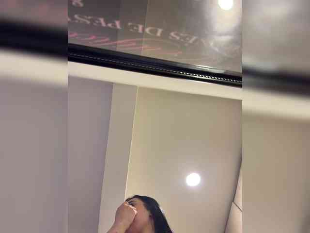 AprilRosse webcam