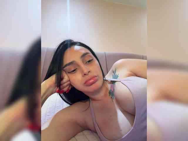 AprilRosse webcam