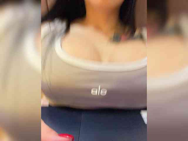 AprilRosse webcam