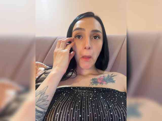 AprilRosse webcam
