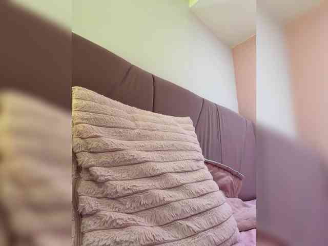 AprilRosse webcam