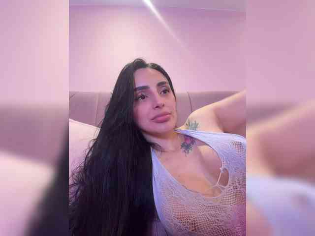 Model: AprilRosse