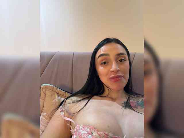 AprilRosse webcam