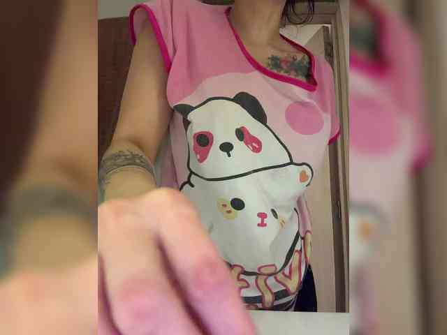 AprilRosse webcam
