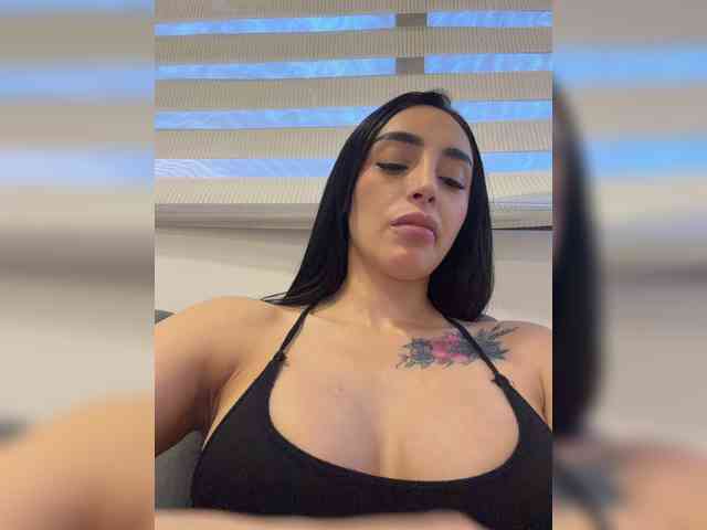Modelo: AprilRosse