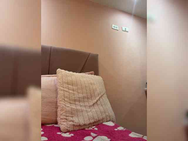 AprilRosse webcam