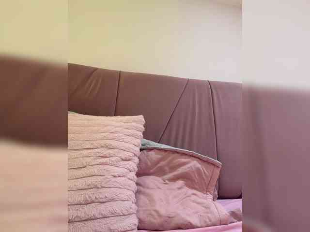 AprilRosse webcam
