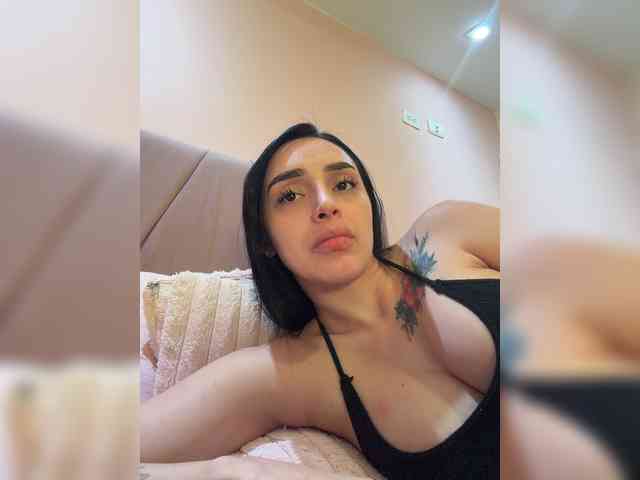 AprilRosse webcam