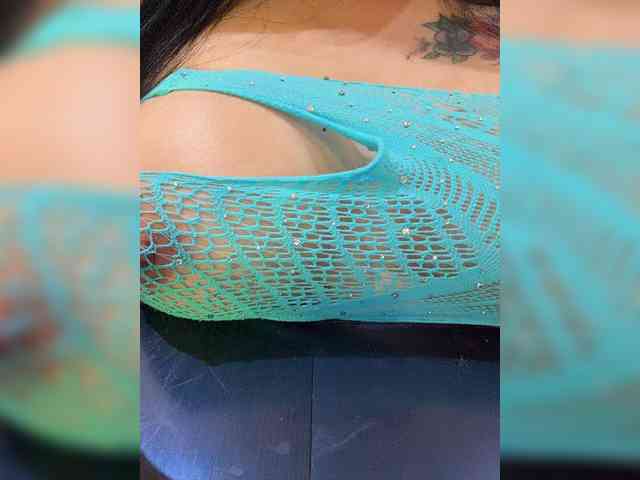 AprilRosse webcam