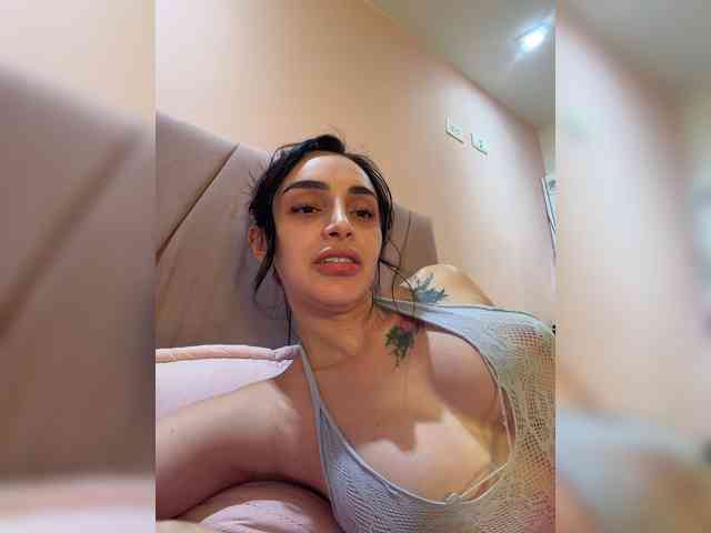 AprilRosse webcam